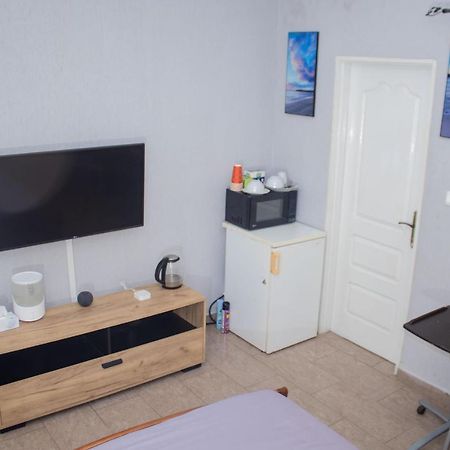 Studio Cosy Et Moderne Lomé Eksteriør billede